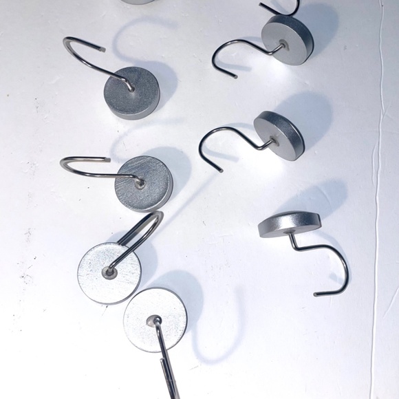 NWOT Bathroom Halloweeen Decoeation 12 Pieces Half Skeleton Shower Curtain Hooks - Picture 8 of 8